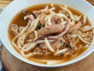 아시아 음식 오징어 우동