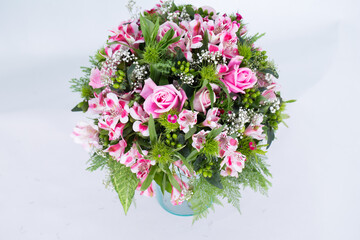 Clear picture of bouquet made in a circle shape, very beautiful.