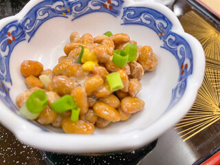 朝食に添えられた納豆