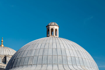 Fototapeta na wymiar Dome of the mosque in Istanbul.