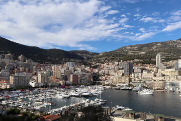 Obraz premium Monaco, Monaco - 11.19.2022 : View of Port Hercule in Monaco on a sunny day