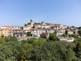 Fototapeta na wymiar Gassin est une commune française située près de Saint-Tropez, dans le département du Var en région Provence-Alpes-Côte d’Azur. Vue aérienne par drone