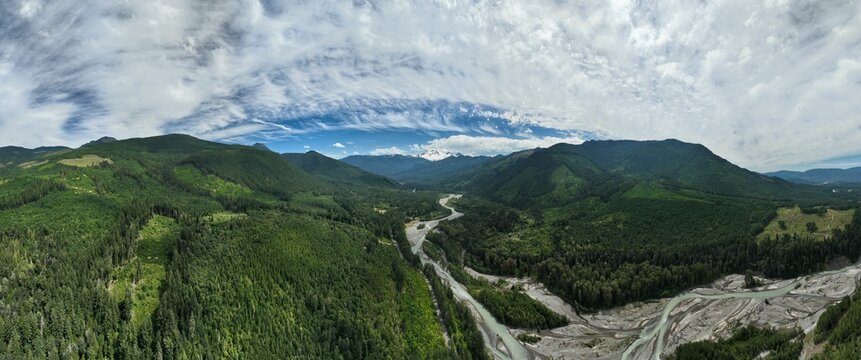 Fototapeta North Fork Nooksack River flowing off Mt. Baker, Washington