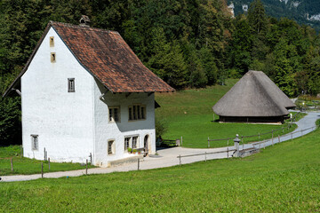 Fototapeta na wymiar Historisches Bauernhaus aus Villnachern im Aargau