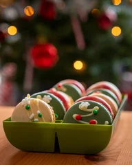 Keuken spatwand met foto Vertical view of colorful macarons in the box on a wooden surface - Holidays sweets © Pjm Captures/Wirestock Creators