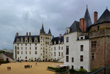 Visit to the beautiful city of Nantes - Magnificent castle of the Dukes of Brittany