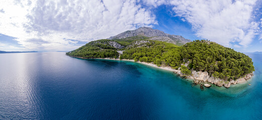 Obraz premium Croatia - beautiful Mediterranean coast landscape in Dalmatia. Zivogosce beach - Adriatic Sea.