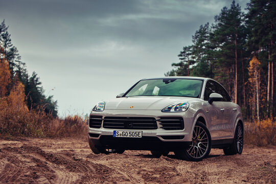 Porsche Cayenne Turbo S at the forest