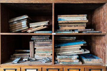 Siebdruckrahmen in einer ehemaligen Thermometerfabrik