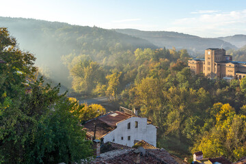 Fototapeta na wymiar Panoramic view of city of Veliko Tarnovo, Bulgaria