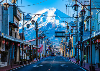 富士山と商店街
