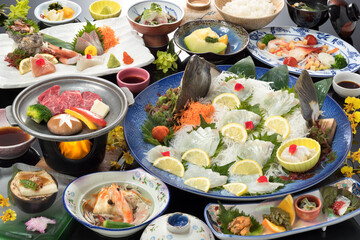 和食・豪華なヒラメの会席料理・平目・日本料理