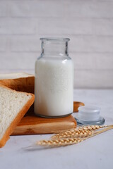 glass of milk and bread 