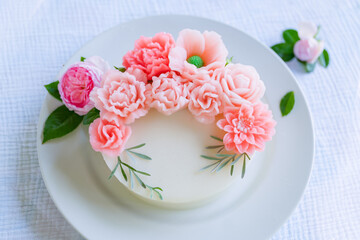 Beautiful flower shaped coconut milk jelly cake.
