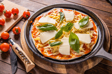 ミックスピザ　Italian delicious food mixture pizza