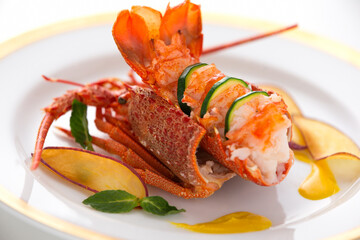 豪華な伊勢海老の料理・婚礼料理・コース料理