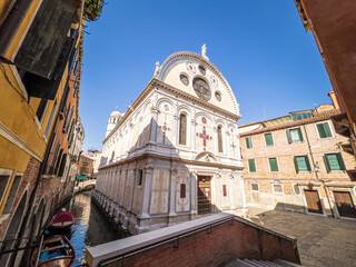Fototapeta na wymiar Venezia view to Santa Maria die Miracoli which is a church and no noodles