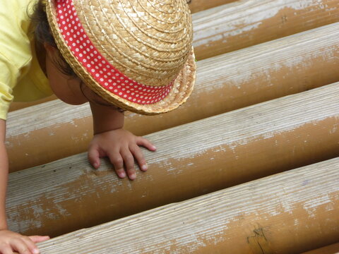 西蔵王公園ですごいすべり台をみつける

https://www.nwun.com/katsunakatamisa/nishizao_kouen_suberidai/

市内から20分もかからずにいける西蔵王公園
いままで、広場のほうの遊具で遊んでいましたが、
どうも、キャンプ場のほうにいくと、まだまだ遊具があるらしいことがわかった。

ママ仕事で、とうちゃんと行ってきました。

当日は、朝まで雨が