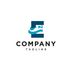E Letter swimming logo with abstract man silhouette Vector logo icon vector Template