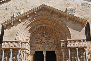 Arles, il portale della Cattedrale di Saint-Trophime - Provenza