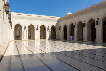 Obraz premium Sultan Qaboos Grand Mosque, Muscat, Oman. Arabian Peninsula. 