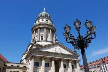 Laterne vor Französischen Dom Gendarmenmarkt Berlin © Falko Göthel