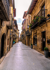 De smalle straatjes van Laguardia Spanje in een prachtige stad op een heuveltop in de regio Rioja