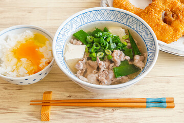肉吸いと卵かけご飯