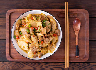 Stir-fried pork with bamboo shoots