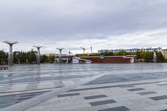 Rainy landscape of Tumen River Square, Tumen City, Yanbian, Jilin Province