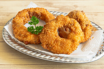 揚げたて肉巻きオニオンリングフライ