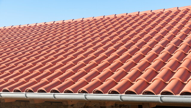 Tejado de tejas nuevas