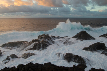 Olas en Punta Sardina