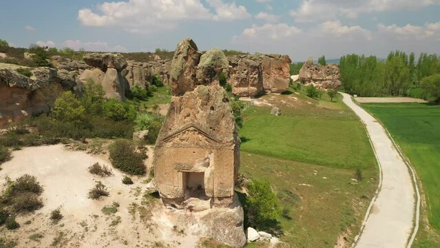 The Phrygian Valley is something of a loose term used to describe the ancient heartland of the Phrygian kingdom. 