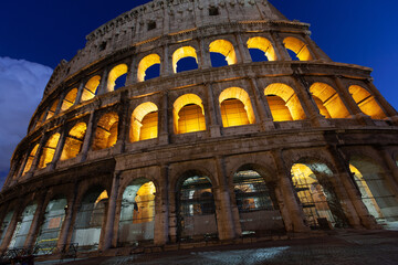 Fototapeta na wymiar rome, italy, colosseum old ancient building gladiator battle at night.