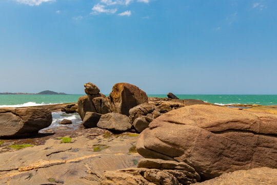 rochas dois budas Praia do Ermit&atilde;o Guarapari regi&atilde;o metropolitana de Vit&oacute;ria, Espirito Santo, Brasil