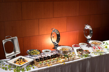 宴会料理・ビュッフェ・バイキング・パーティー・大皿・卓盛り料理