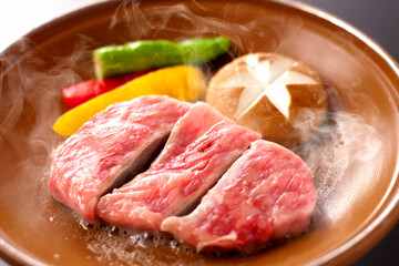 和食・和牛の陶板焼き・ステーキ