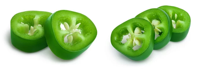 Foto op Plexiglas sliced jalapeno pepper isolated on white background. Green chili pepper with full depth of field. © kolesnikovserg