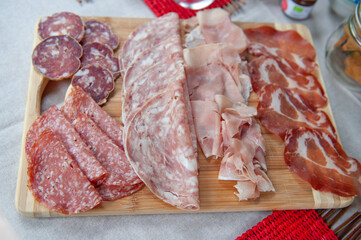 Tagliere di affettati per colazione