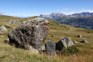 Blick vom Padonkamm zur Fanesgruppe und zur Tofana