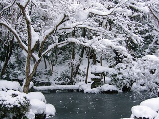 京都　大原三千院の雪景色