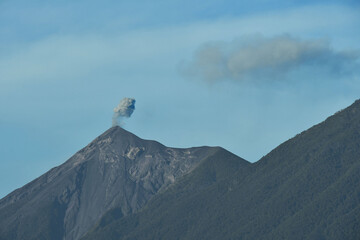 Volcan de fuego activo en Guatemala.