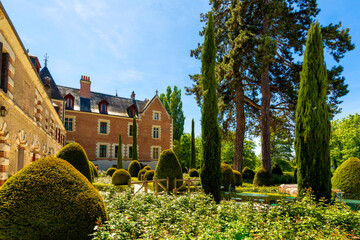  Amboise. Jardin renaissance du Chateau du Clos Lucé, dernière demeure de Léonard de Vinci ....