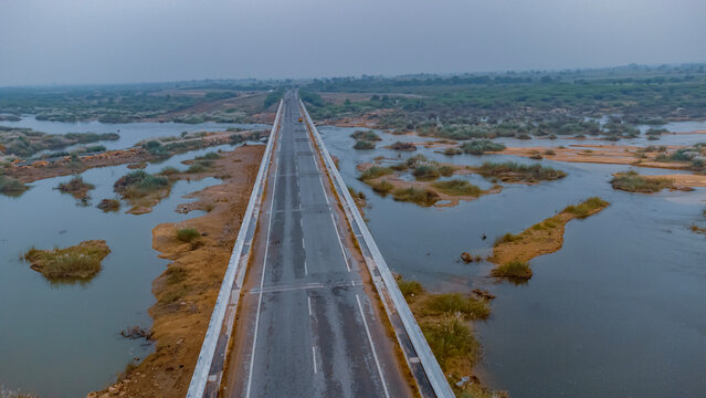 road in the countryside in Indai - road HD wallpaper 