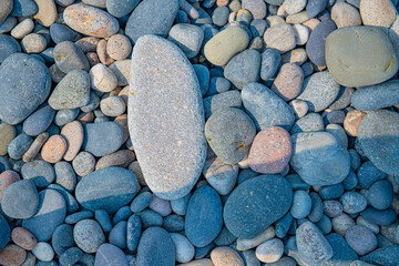 the texture of pebbles on the black sea