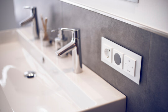 Modernes Badezimmer
