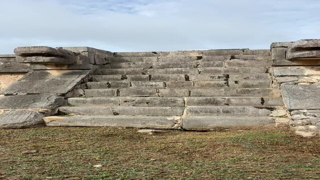 Chich&eacute;n Itz&aacute;, una de las ciudades mayas m&aacute;s grandes, una gran ciudad precolombina construida por el pueblo maya. El sitio arqueol&oacute;gico est&aacute; ubicado en el Estado de Yucat&aacute;n, M&eacute;xico.