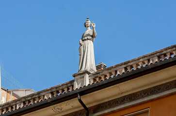 statue on building