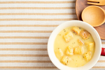 コ－ンポタージュ　